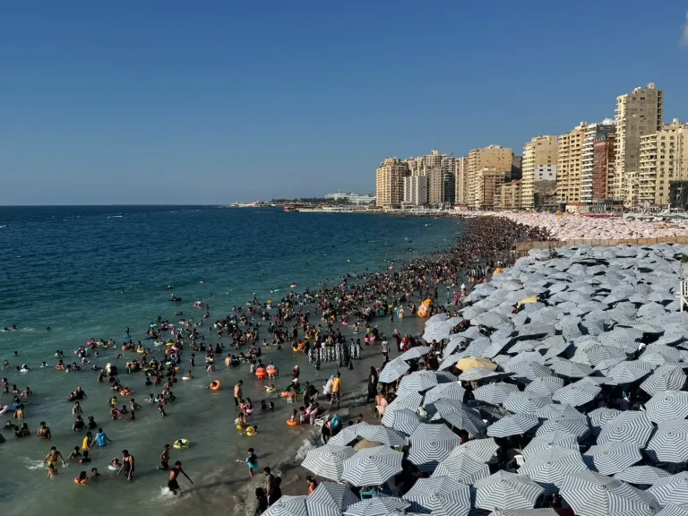 محافظ الإسكندرية: رفع درجة الاستعداد القصوى مع استقبال نحو 1.5 مليون زائر  بالشواطئ