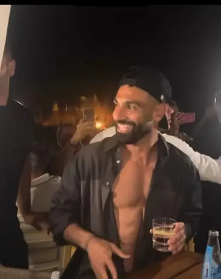 بعد العودة من مونديال 2026.. صور لمحمد صلاح في سهرة بالعلمين الجديدة تشعل مواقع التواصل