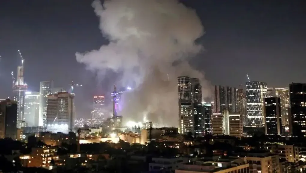 الجيش الأمريكي يشن ضربات ضد إيران ردا على استهداف سفينة في هرمز