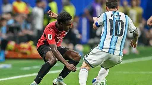 بعد مصر وسويسرا.. اتهامات تحكيمية جديدة تلاحق مشوار الأرجنتين في كأس العالم