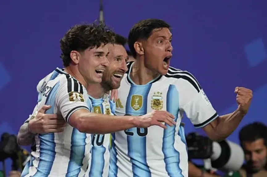 ألفاريز يفتح الباب أمام أرسنال.. وأتلتيكو مدريد يتمسك بشرط الـ500 مليون يورو