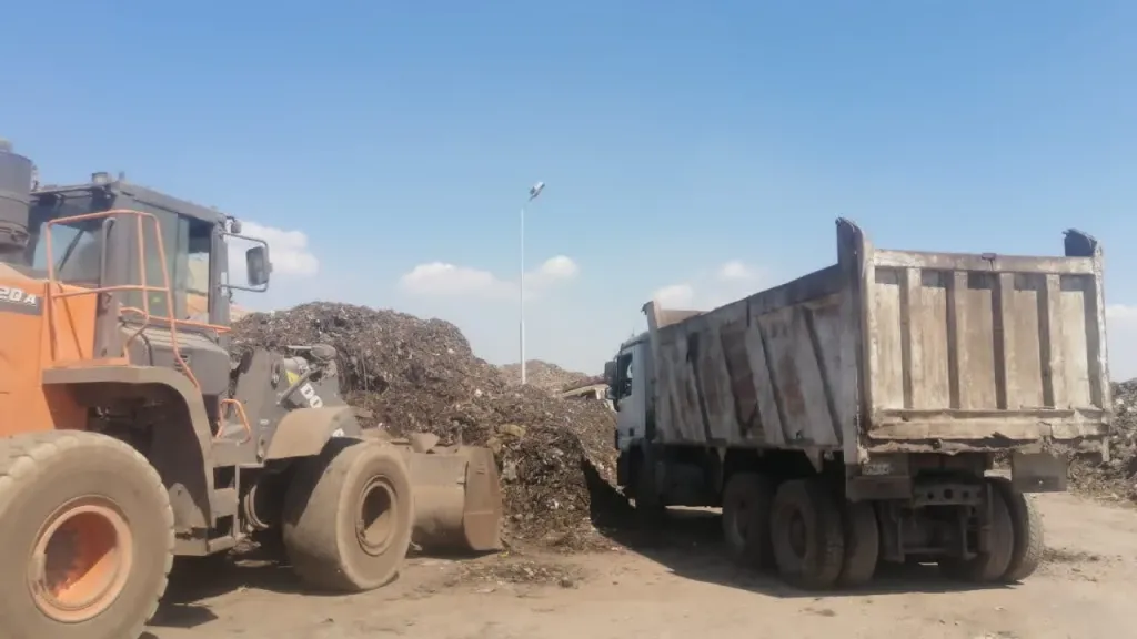 محافظ الغربية يعلن رفع 39 ألف طن مخلفات في دفرة