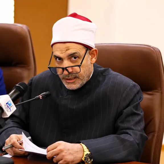 رئيس القطاع الشرعي بالإفتاء: الاختلاط في العمل جائز بضوابط شرعية