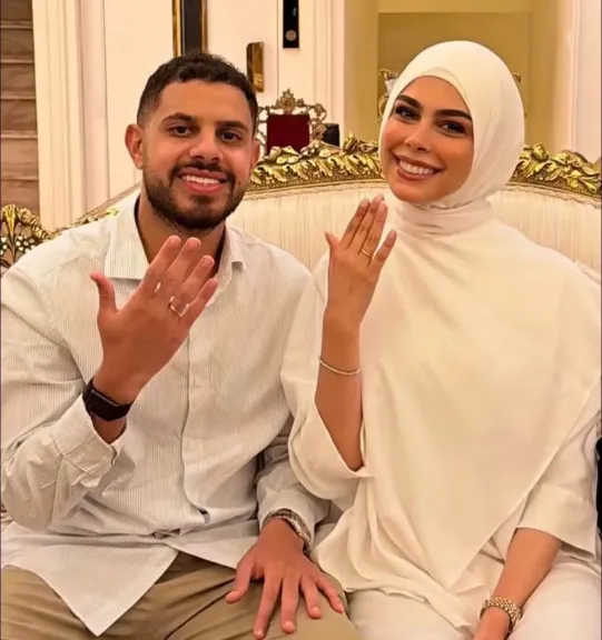 محمد شوبير يحتفل بخطوبته على النائبة سجى عمرو هندي في أجواء عائلية مبهجة
