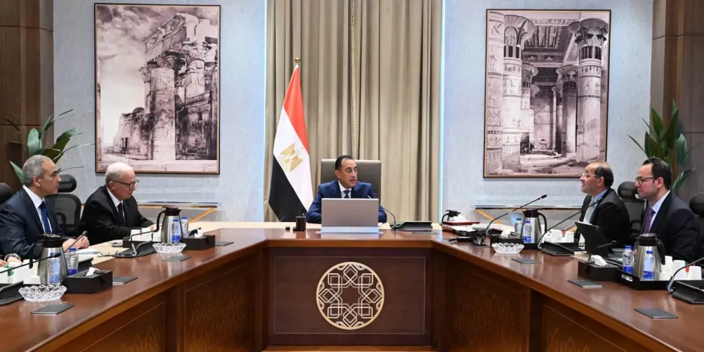 رئيس الوزراء يستعرض ملامح الحزمة الثانية من التسهيلات الضريبية لتعزيز الشراكة مع مجتمع الأعمال وجذب الاستثمارات
