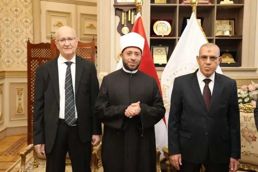 وزير الأوقاف يهنئ رئيس محكمة النقض بمناسبة توليه منصبه الجديد