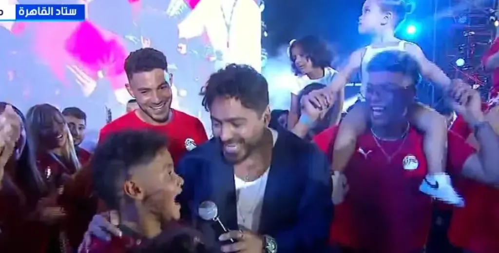 تامر حسني: منتخب مصر شرفنا في كأس العالم.. وأعتبر أننا فزنا بالمباراة الأخيرة
