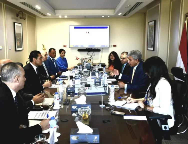 وزيرا السياحة والشباب يبحثان سبل تعزيز التعاون المشترك لدعم السياحة الرياضية