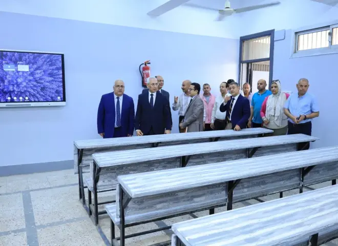 رئيس جامعة المنيا يفتتح 12 قاعة دراسية مطورة لمستوى الفصول الذكية بكليتي الصيدلة والعلوم