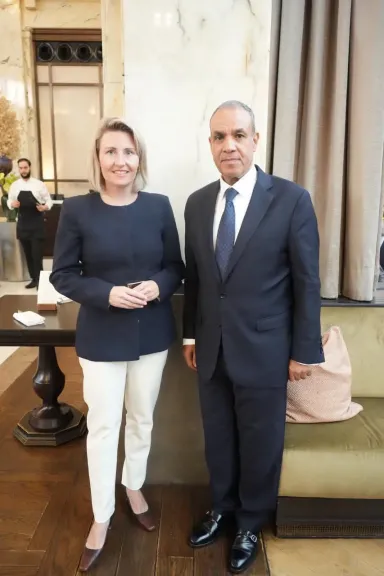 وزير الخارجية يلتقي المدير العام للمركز الدولي لتطوير سياسات الهجرة