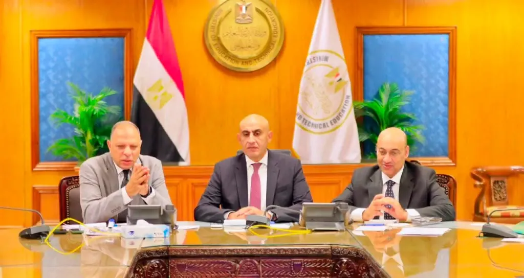 وزير التعليم يتابع من غرفة العمليات المركزية انتظام سير آخر أيام امتحانات الثانوية العامة
