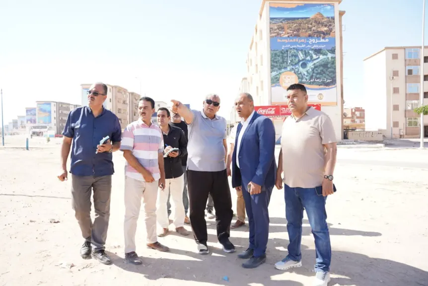 محافظ مطروح يتفقد الطريق الدولي بالمحافظة ويوجه بالتشجير ورفع كفاءة الطريق وتحسين المظهر الحضاري