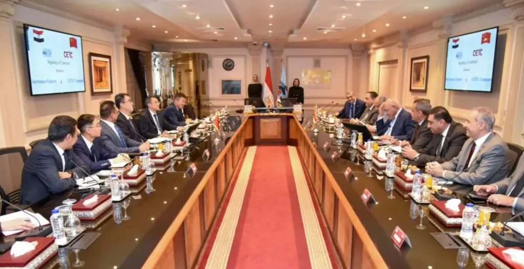 العربية للتصنيع توقع عقدا مع سيتك الصينية لتوطين تكنولوجيا الصناعات الإلكترونية