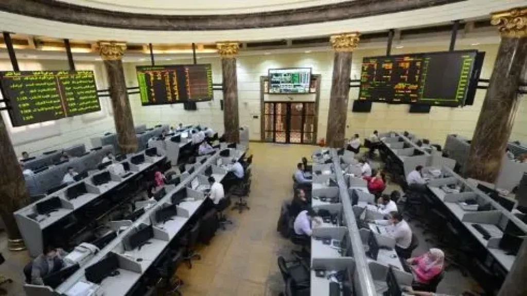مكاسب أسهم المضاربة تتفوق على القيادية بالبورصة منذ بداية 2026