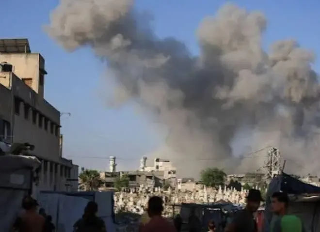 شهيد و10 إصابات بقصف الاحتلال خيام نازحين في مدينة خان يونس