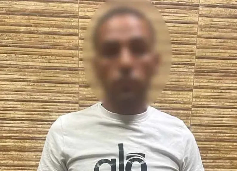 ضبط السائق المتسبب في انقلاب مقطورة نقل على سيارتين ملاكى بالفيوم