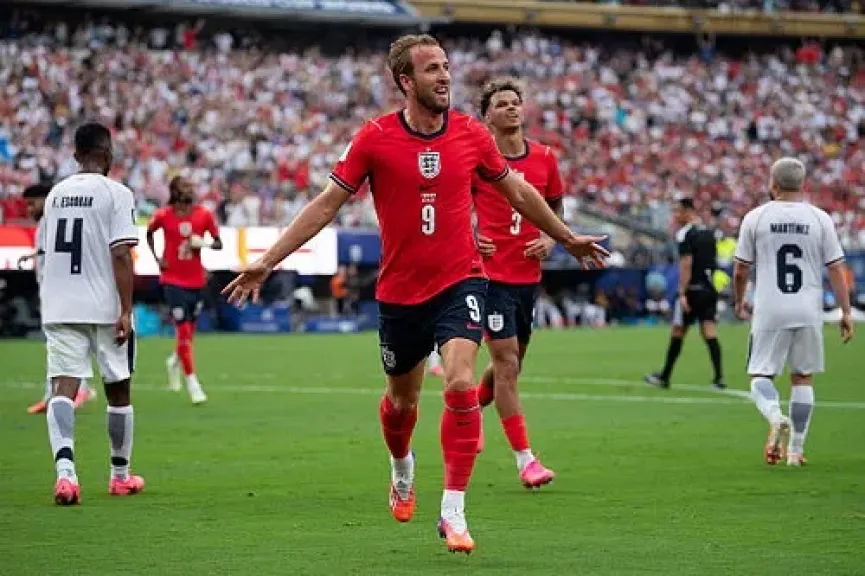 هاري كين: أنهينا كأس العالم بصورة إيجابية.. وساكا يستحق الإشادة