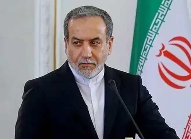 وزير الخارجية الإيراني: طهران لن تتراجع أمام الضغوط ولن تنسى ما تعتبره جرائم أمريكية وإسرائيلية