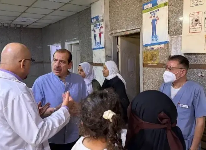 إحالة مسؤولين للتحقيق بعد جولة مفاجئة لنائب وزير الصحة بمستشفى حميات حلوان