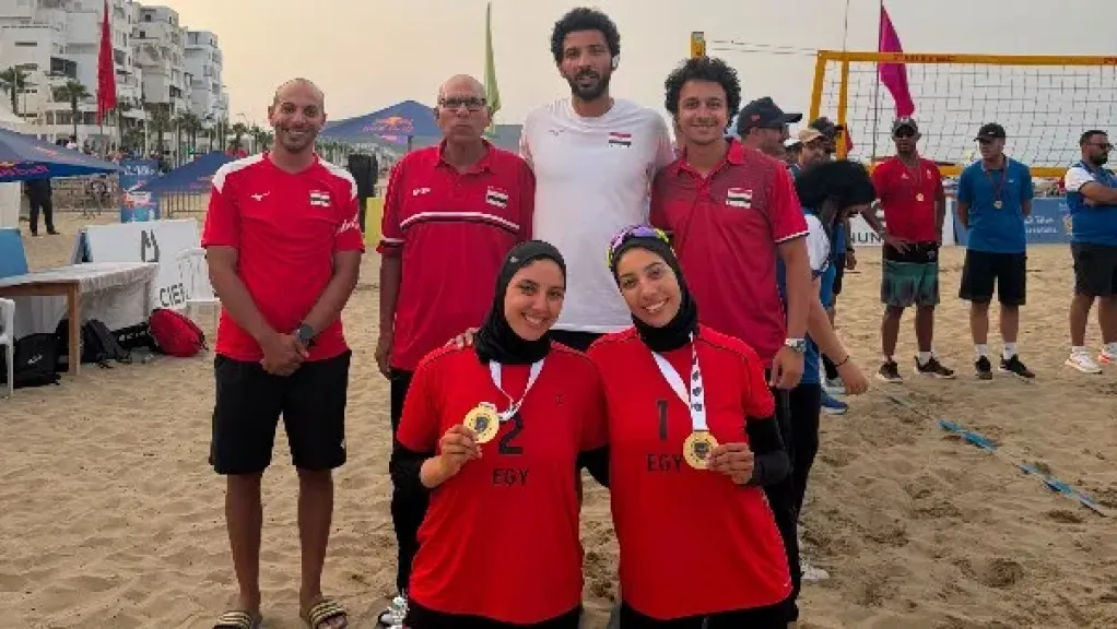 ياسر قمر: نعمل على تطوير منتخبات الكرة الطائرة.. ونهنئ سيدات الشاطئية بالإنجاز العربي