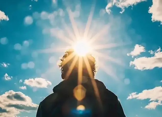 أخطر ساعات الموجة الحارة.. استشاري يحذر: تجنبوا التعرض للشمس من 12 ظهرا إلى 4 عصرا