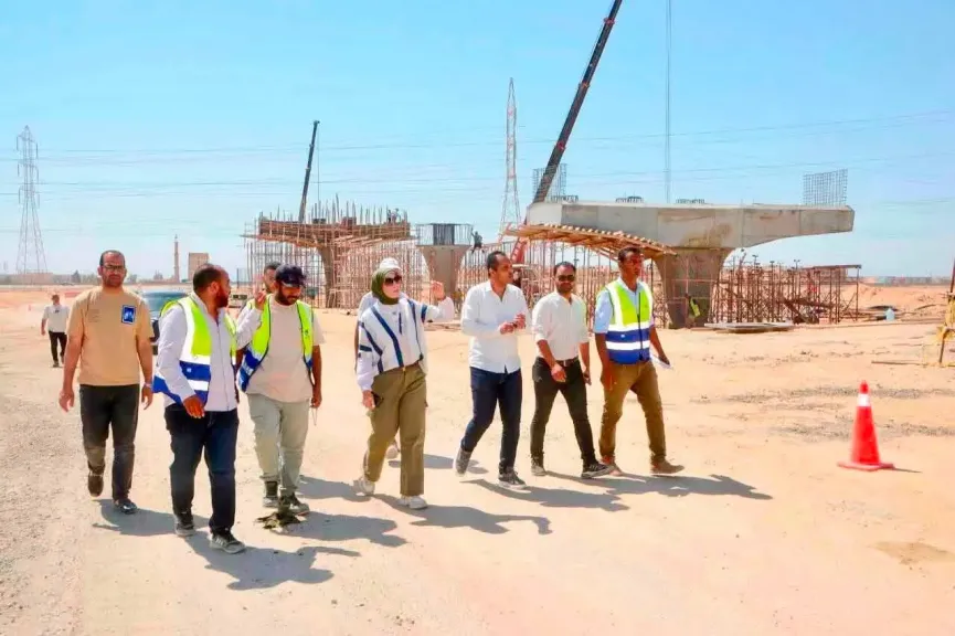 وزيرة الإسكان تتابع موقف تنفيذ عدد من المشروعات وملفات العمل بمدينة السويس الجديدة