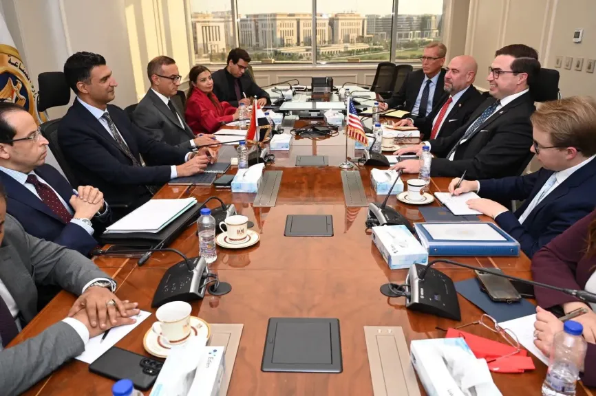 وزير الصناعة يبحث مع مساعد وزير التجارة الأمريكي لشؤون الصناعة والتحليل سبل تنمية وتطوير العلاقات المصرية الأمريكية