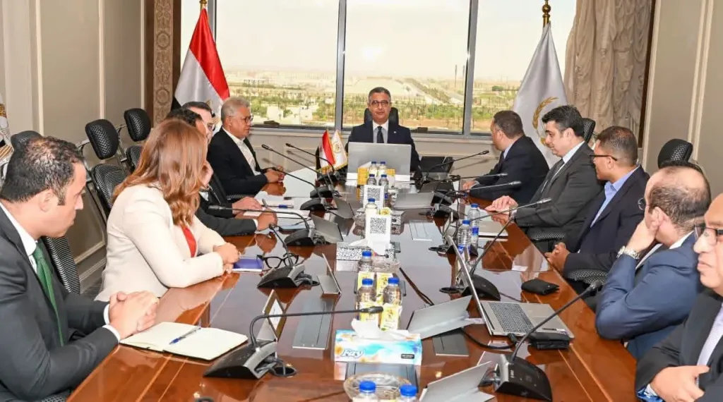 وزير التموين يبحث مع شركة أورانج مصر سبل التعاون في تنفيذ المشروع القومي “كاري أون”