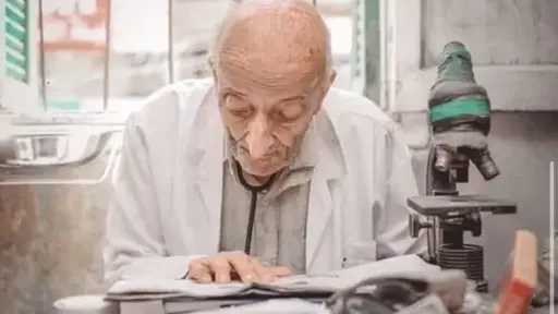 في ذكرى رحيله.. محمد مشالي «طبيب الغلابة» الذي جعل من الطب رسالة إنسانية قبل أن يكون مهنة