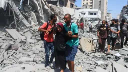 إصابة 17 في غزة بقصف وإطلاق نار إسرائيلي استهدف نازحين ومدنيين