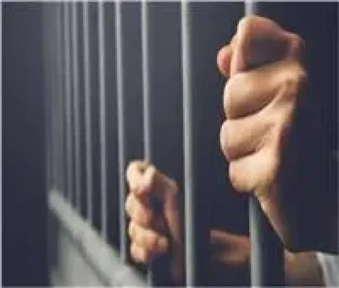 ضبط شاب بالمنيا بعد إصابة شقيقته بسلاح أبيض إثر خلافات أسرية