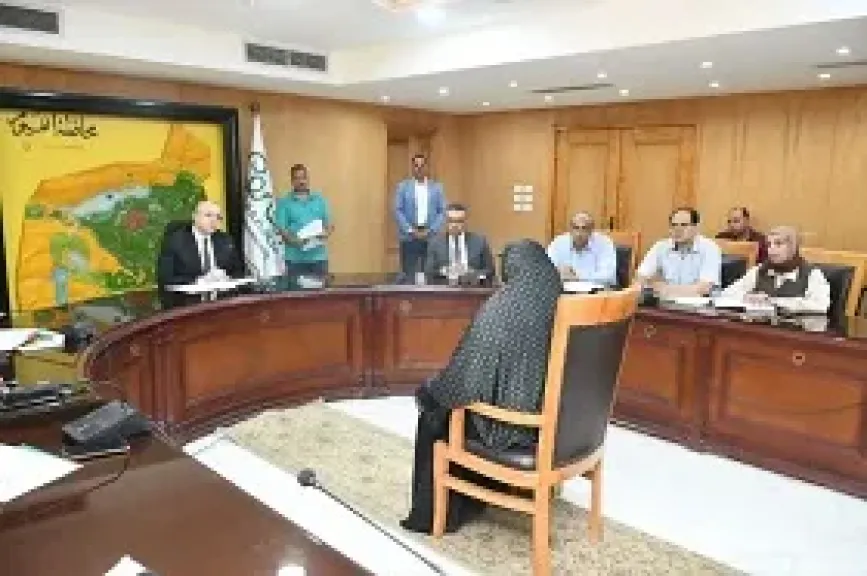 محافظ الفيوم يوجه بتجهيز عروس من غير القادرات ودعم أرملة مصابة بالسرطان