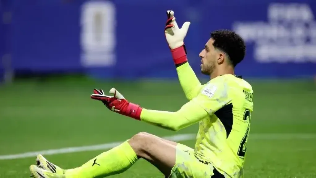 الأهلي يرفض عرضًا دنماركيًا لضم مصطفى شوبير.. ويستعد لتعديل عقده