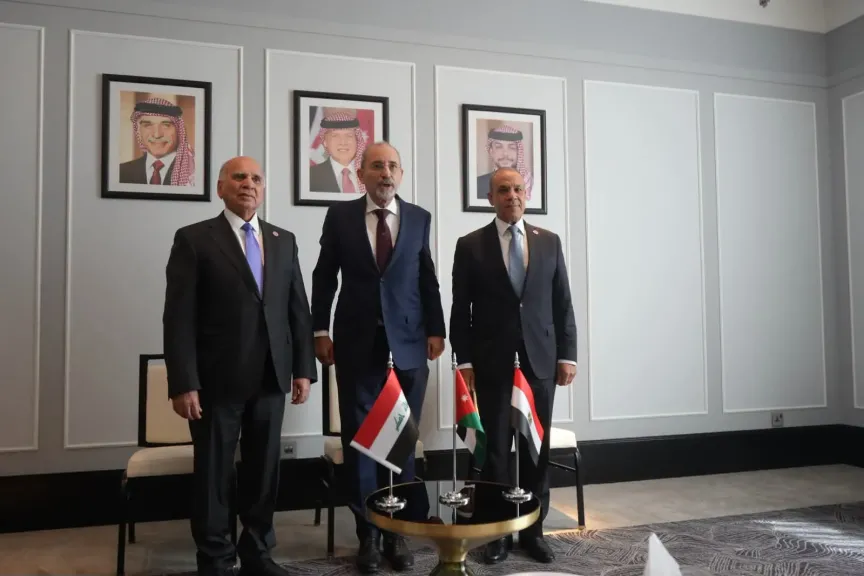 وزير الخارجية يشارك في اجتماع آلية التعاون الثلاثي بين مصر والأردن والعراق