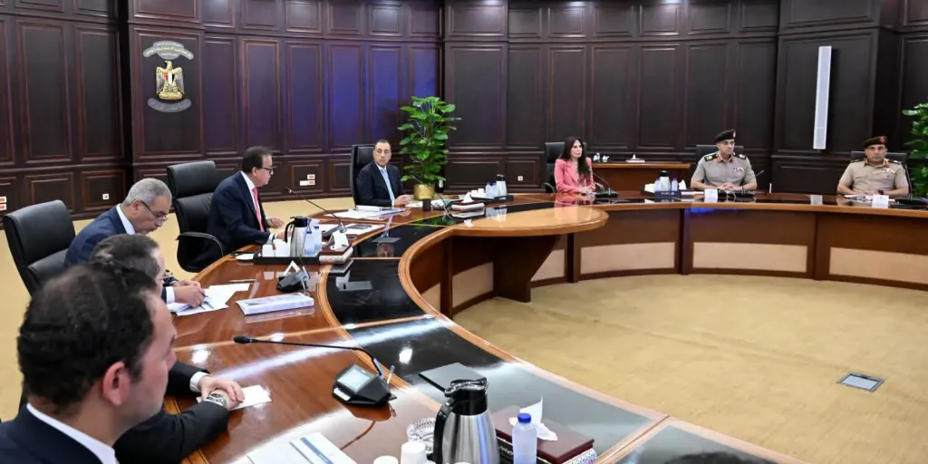 رئيس الوزراء يستعرض مقترح مشروعي المدينتين الطبيتين المتكاملتين بالعاصمة الجديدة ومدينة العلمين الجديدة