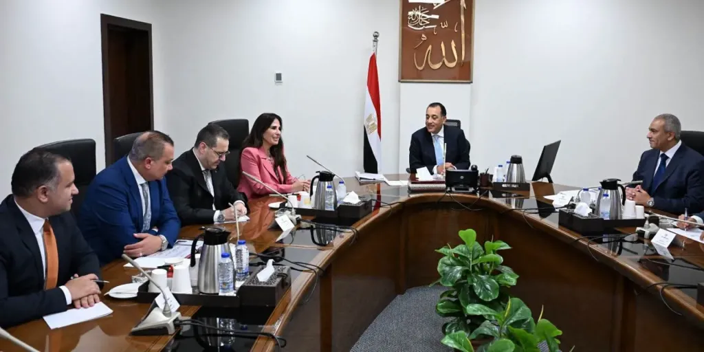 رئيس الوزراء يستعرض مقترحاً لمشروع قانون الاتحاد المصري للمطورين العقاريين