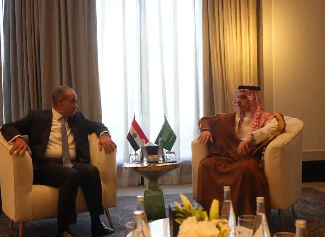 وزير الخارجية يلتقي نظيره السعودي على هامش الاجتماع الوزاري حول القدس في عمّان