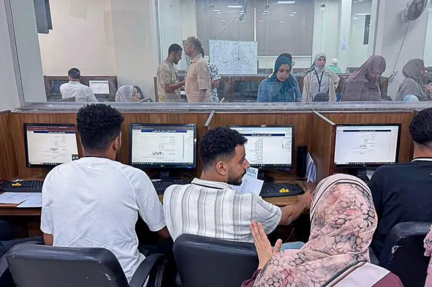 انتظام أعمال مكتب التنسيق الإلكتروني بجامعة طنطا وسط إقبال كثيف من طلاب الثانوية العامة