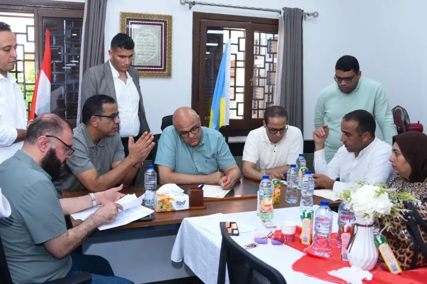 محافظ الإسكندرية يعقد لقاءً جماهيريًا بمركز ومدينة برج العرب ويوجه بسرعة الاستجابة لشكاوى المواطنين