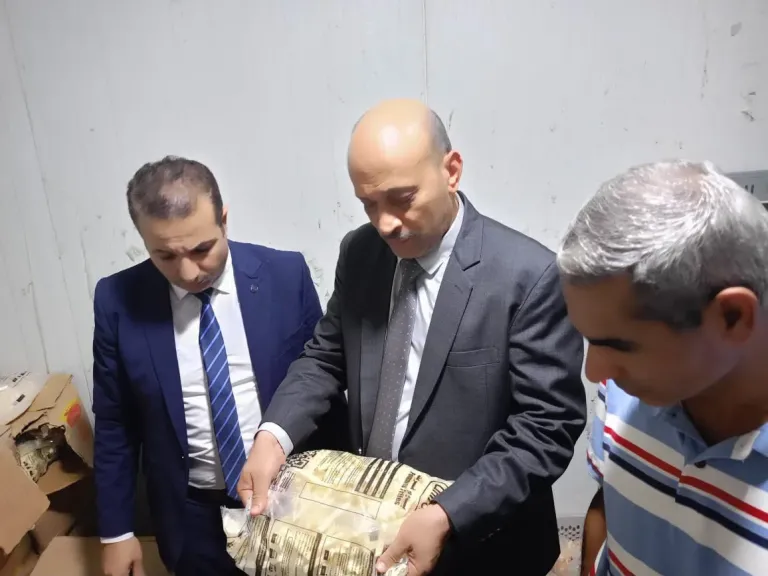 تموين الغربية ضبط 4.5 طن عسل أسود بمصنع غير مرخص وربع طن بطاطس منتهية الصلاحية قبل طرحها بالأسواق