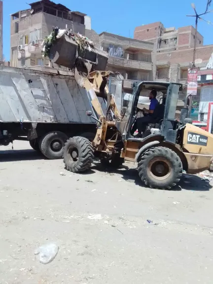 رفع 935 طنًا من بؤر المخلفات والتراكمات التاريخية في يوم واحد بمراكز ومدن وأحياء الغربية