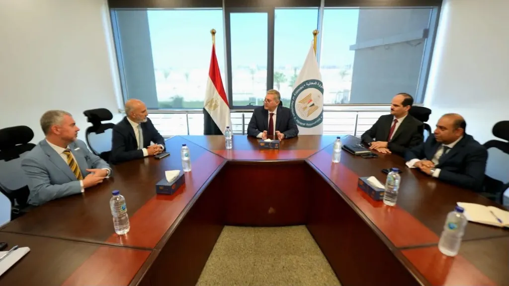 وزير البترول يبحث آليات تنفيذ ربط اكتشافات الشركة في قبرص بالبنية التحتية المصرية