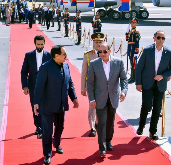 الرئيس السيسي يودّع ملك البحرين بمطار العلمين الدولي بعد ختام زيارته لمصر