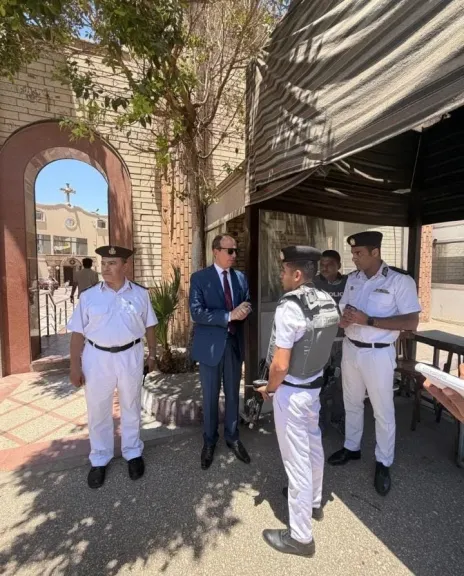 مدير أمن سوهاج يتفقد الشوارع والميادين لمتابعة الحالة الأمنية والمرورية وتعزيز الانتشار الشرطي