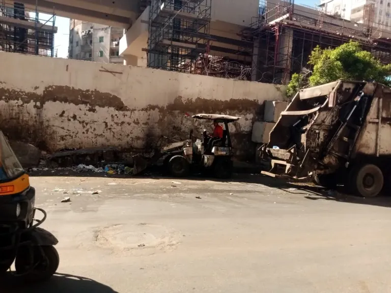 محافظة الإسكندرية تواصل حملاتها المكبرة لرفع تراكمات المخلفات بشارع ملك حفني وتزيل 150 طنًا من المخلفات