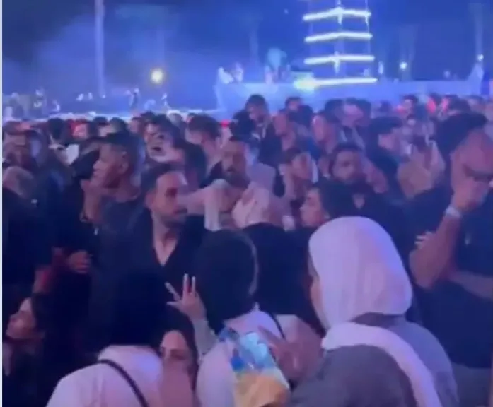 إقبال جماهيري كبير على حفل شيرين عبد الوهاب بالساحل الشمالي
