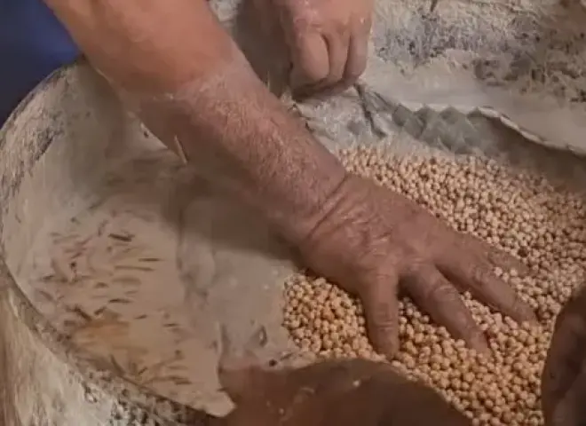 تحذير من استخدام الجير في تجهيز حمص حلاوة المولد.. ما خطورته؟