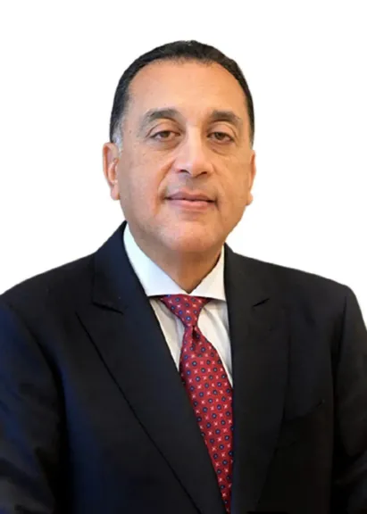 خلال جولته بمطروح:  رئيس الوزراء يستعرض المنطقة المقترحة لإقامة المجمع الحكومي للخدمات الذكية