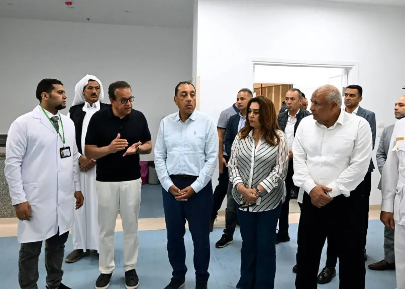 رئيس الوزراء يتفقد أعمال تطوير ورفع كفاءة مستشفى رأس الحكمة المركزي بمطروح