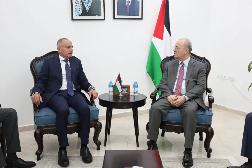 السفير المصري في رام الله يلتقي رئيس الوزراء ووزيرة الخارجية الفلسطينيين ويبحث تطورات الأوضاع في الأراضي الفلسطينية